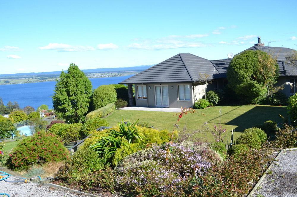 Tauhara Sunrise Lodge 타우포 호 외부 사진