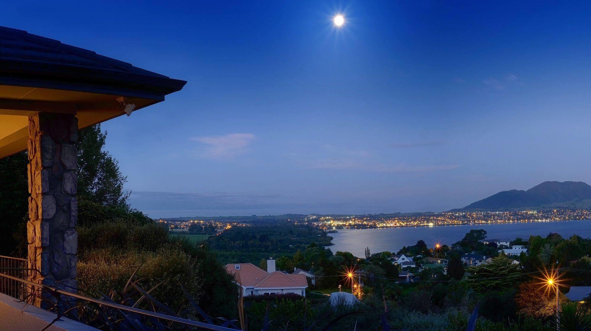 Tauhara Sunrise Lodge 타우포 호 외부 사진