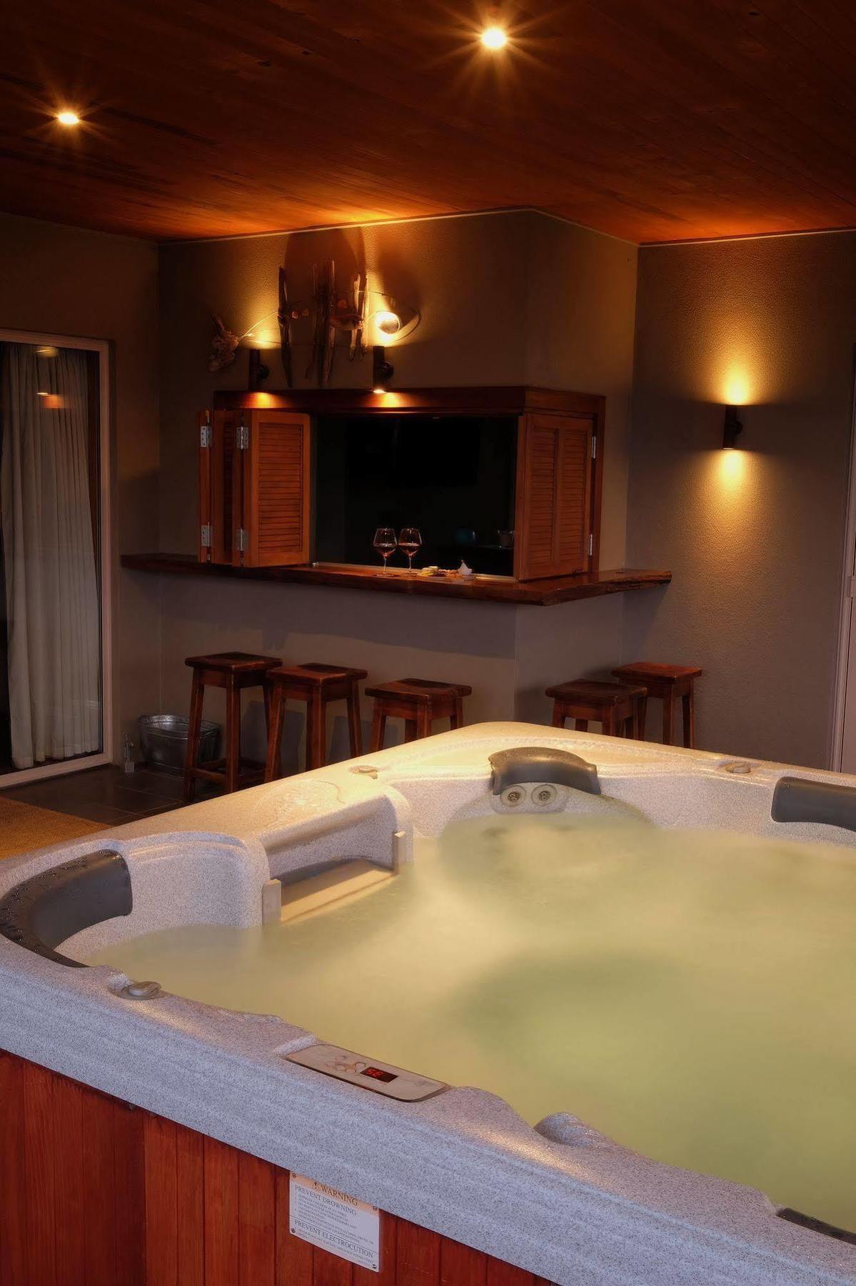 Tauhara Sunrise Lodge 타우포 호 외부 사진