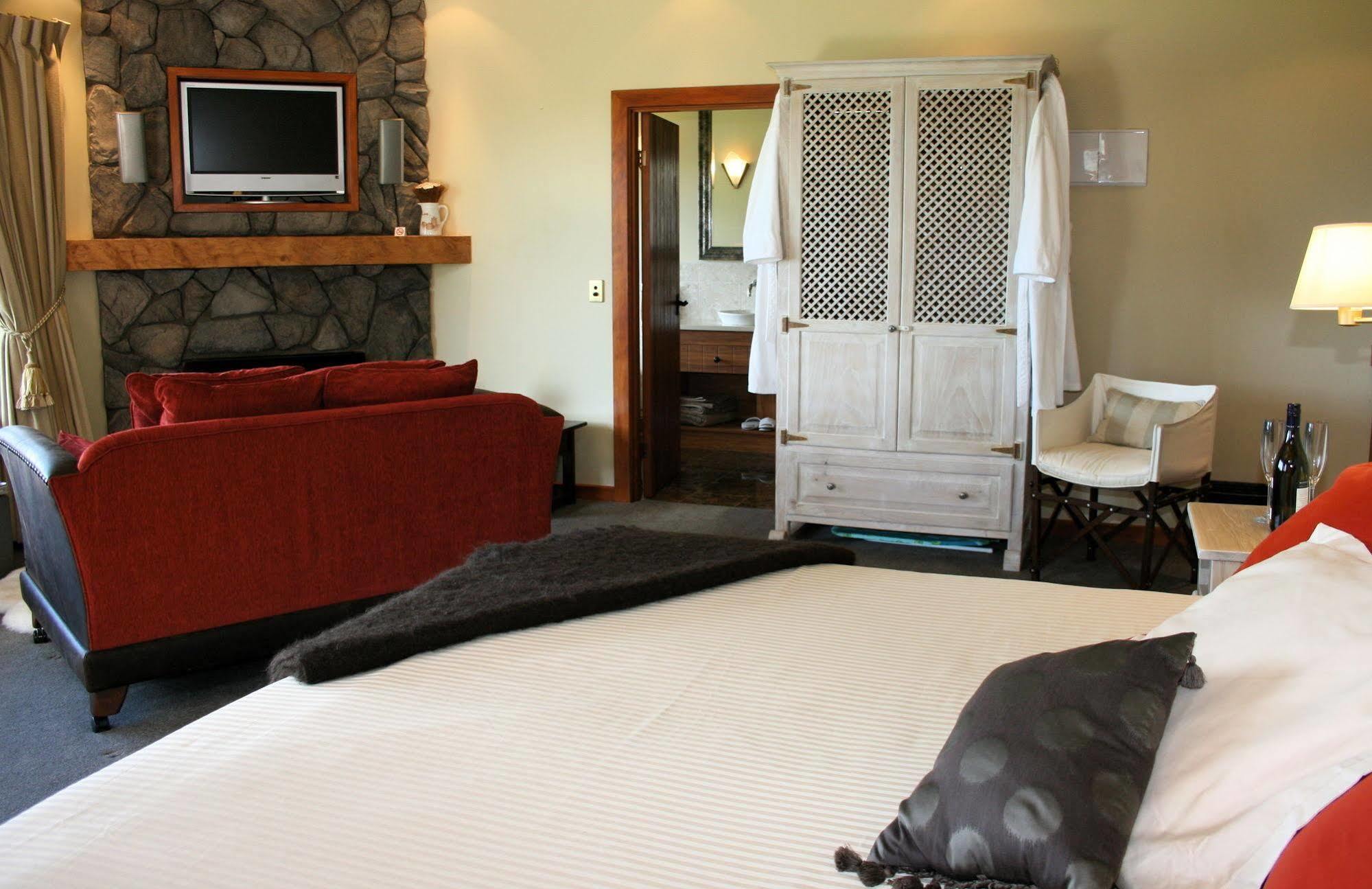 Tauhara Sunrise Lodge 타우포 호 외부 사진